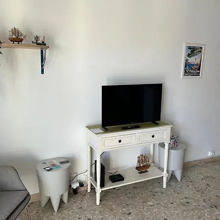 Daire T1 Ensoleille Avec Balcon Mourillon Plages, *