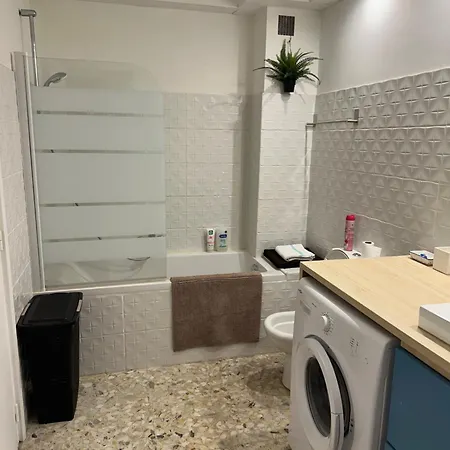 Appartement T1 Ensoleille Avec Balcon Mourillon Plages, *