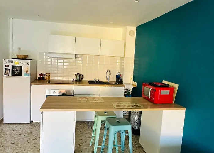 Grand Avec Balcon Mourillon Plages טולון