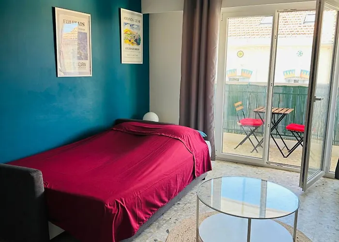 Grand Avec Balcon Mourillon Plages טולון