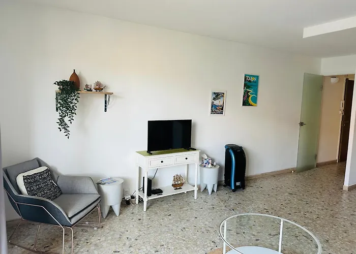 Grand Avec Balcon Mourillon Plages דירה *